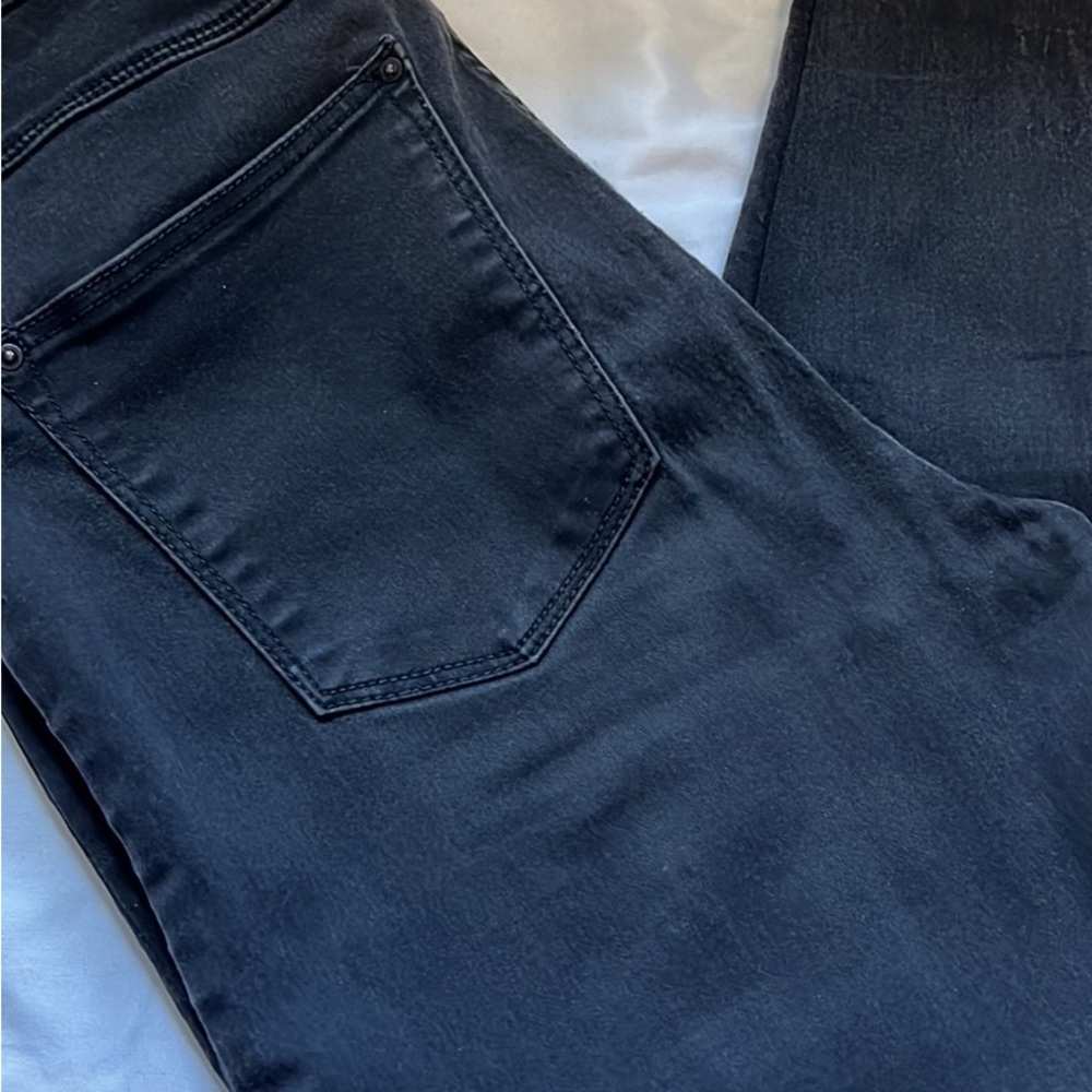 Jeans - Picture 2 of 3